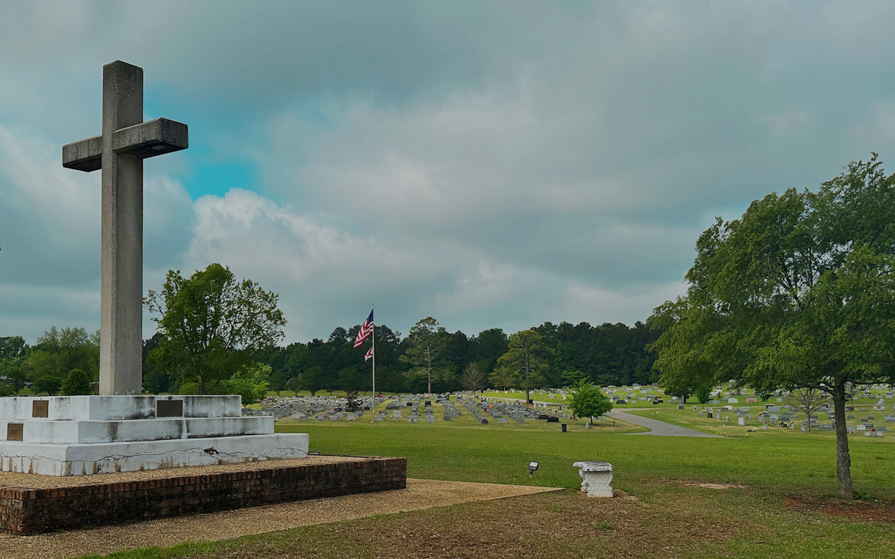 Photo with a view of Garden Hills Cemetery