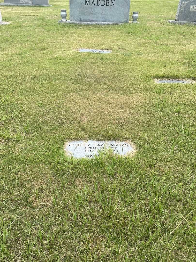 Shirley Faye Madden's grave. Photo 2