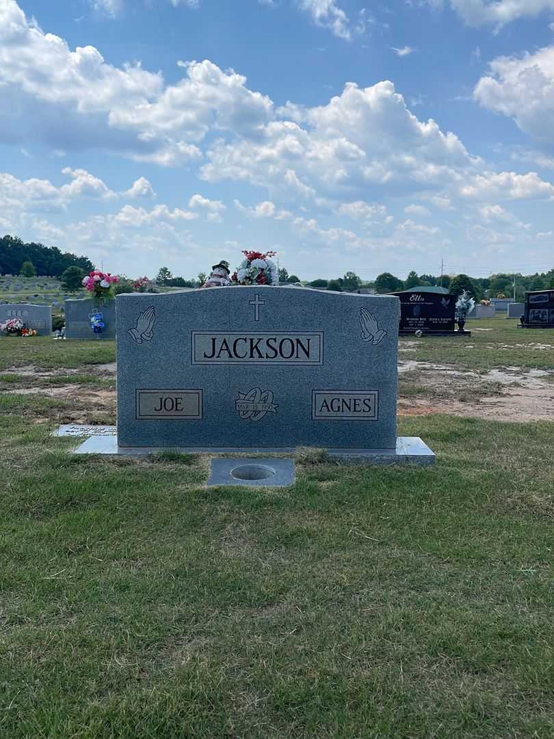 Agnes C. Jackson's grave. Photo 1