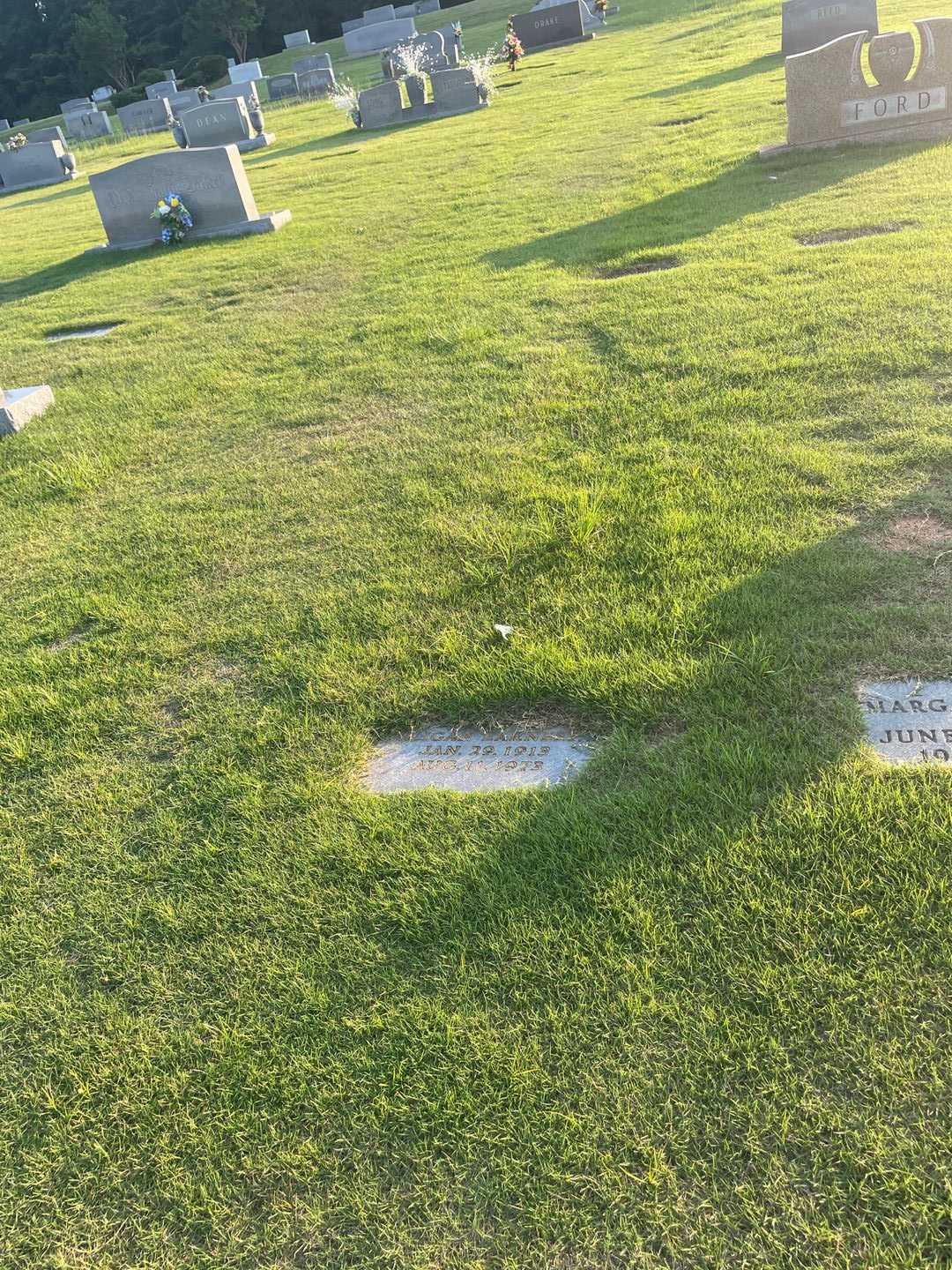 Milligan Earnest Junior's grave. Photo 2