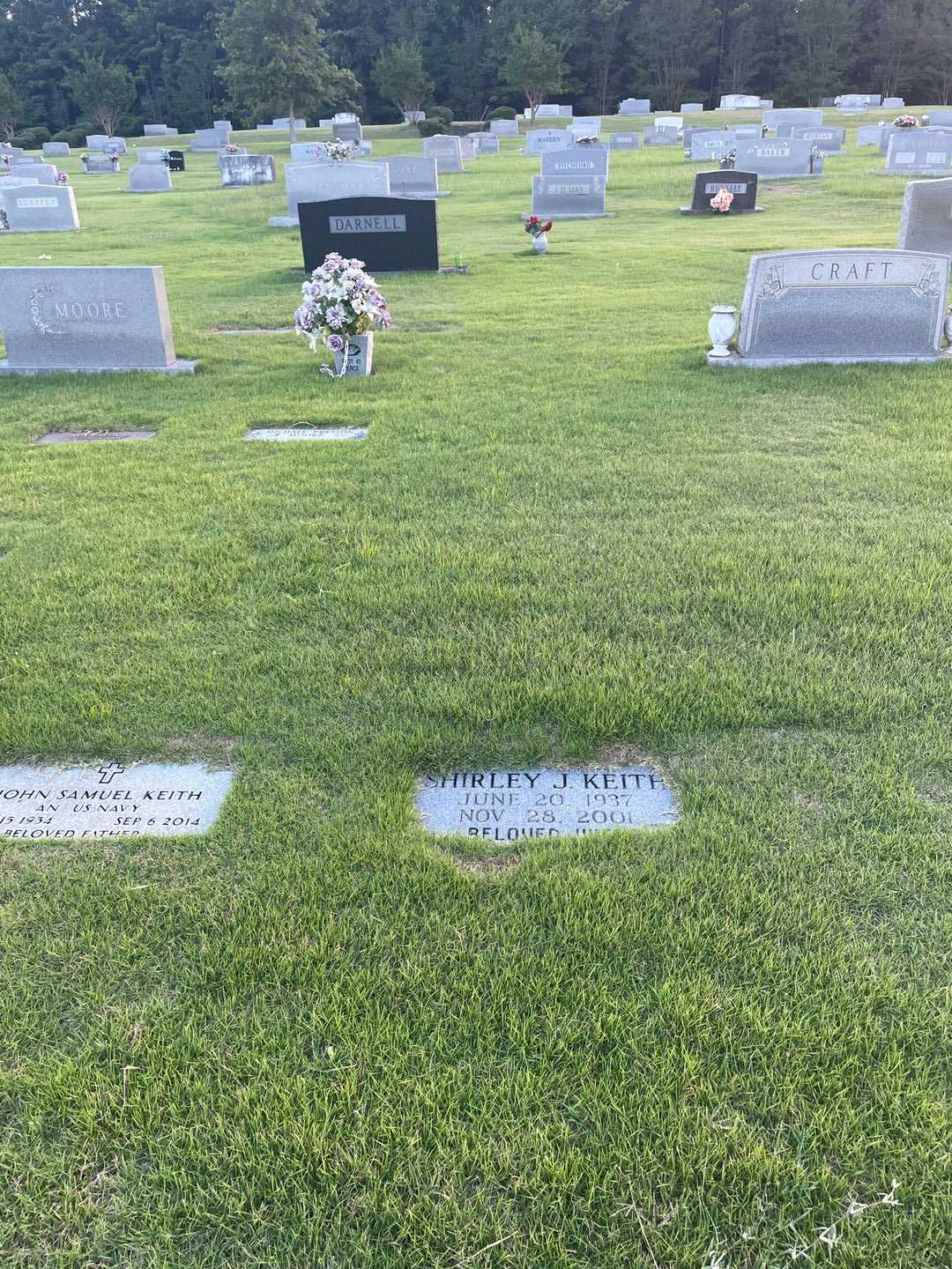 Shirley J. Keith's grave. Photo 1