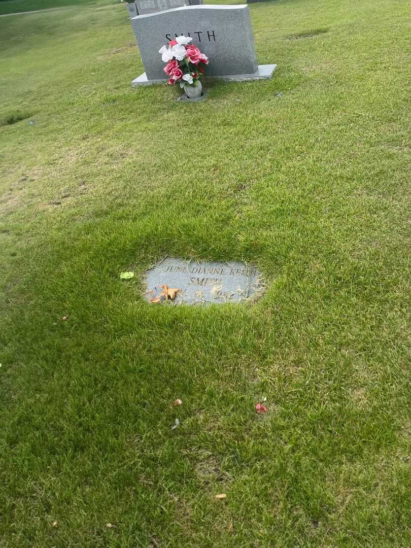 June Dianne Keith Smith's grave. Photo 2