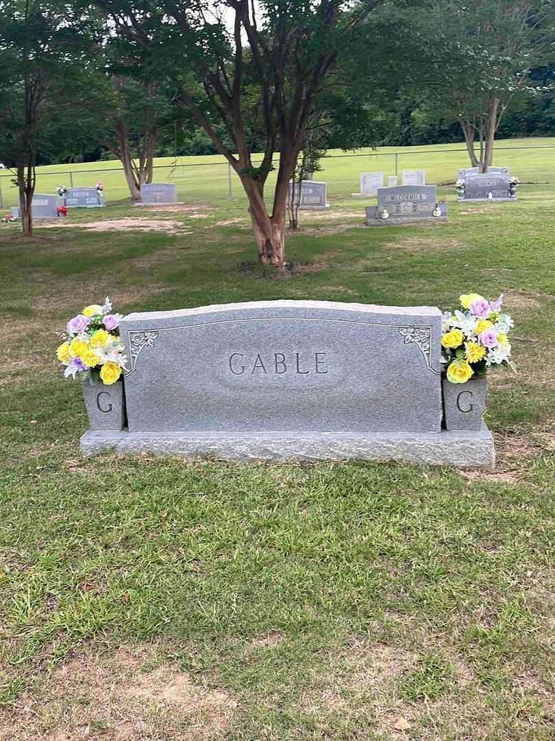 Clint Roger Gable's grave. Photo 1