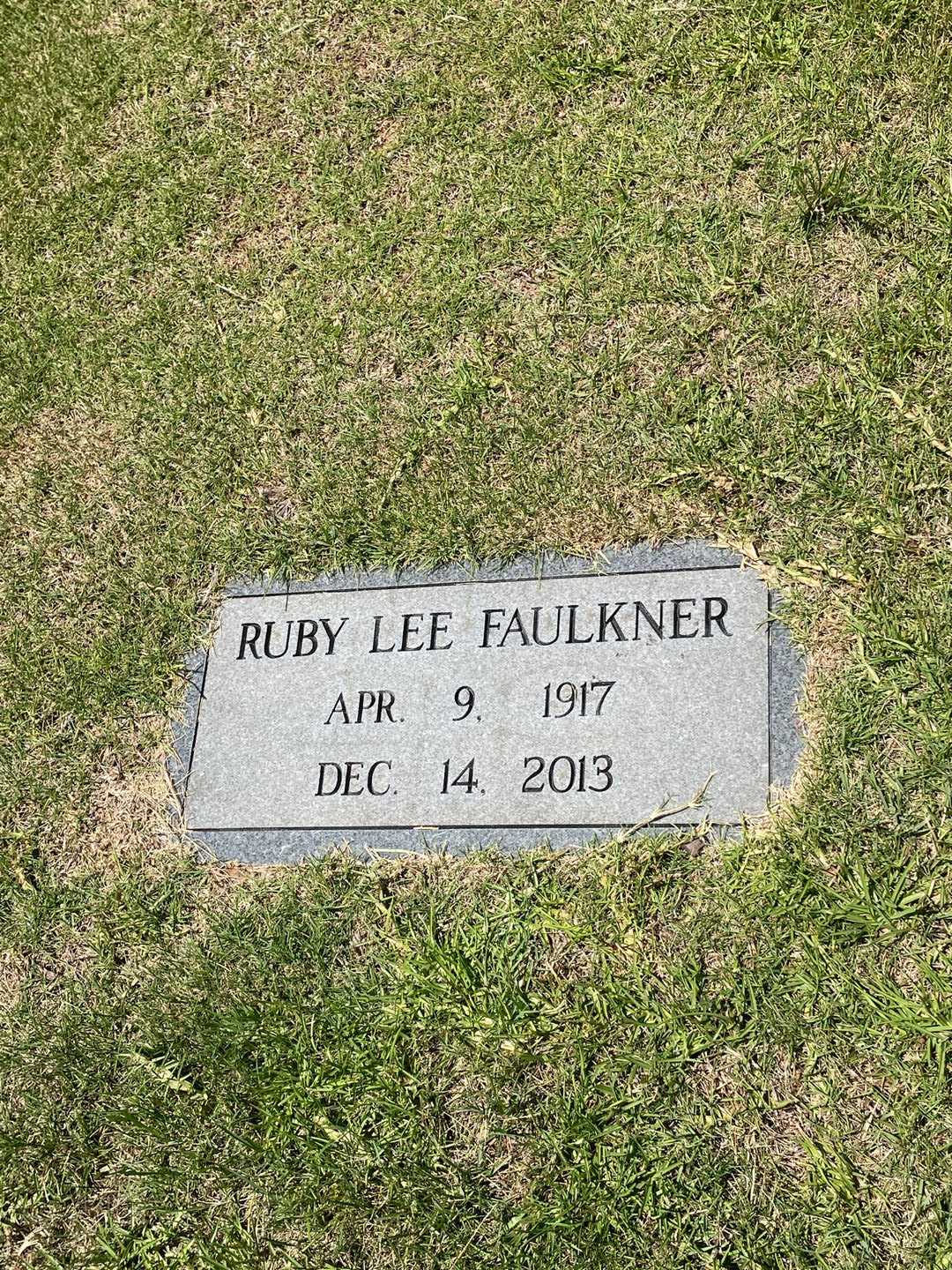 Ruby Lee Faulkner's grave. Photo 3