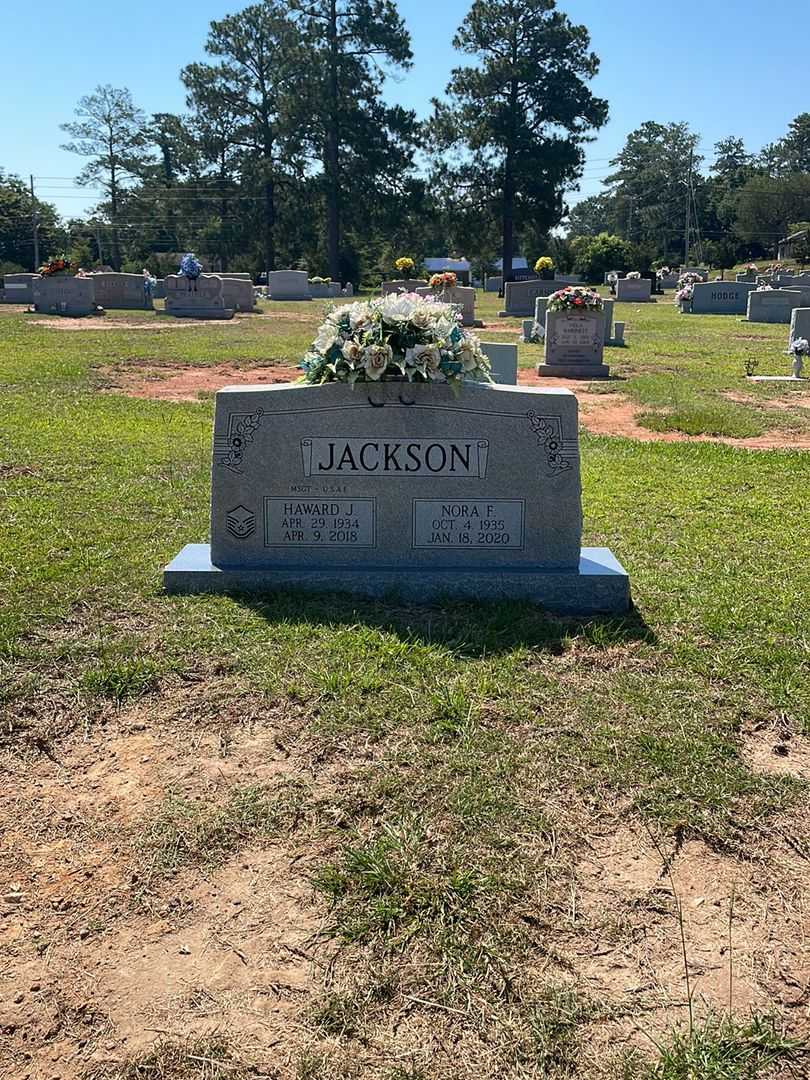 Haward J. Jackson's grave. Photo 2