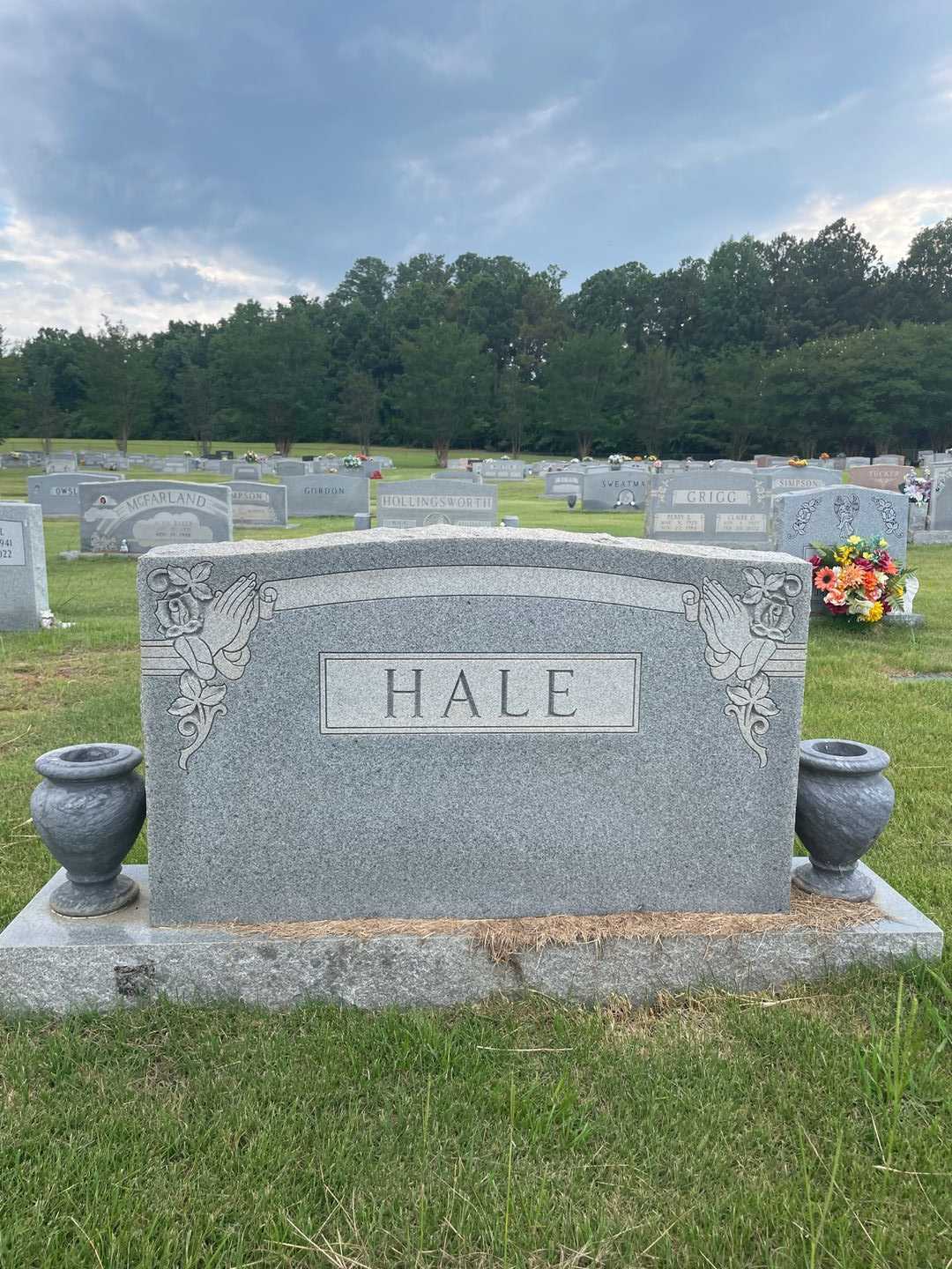 Carson Auby Hale's grave. Photo 1