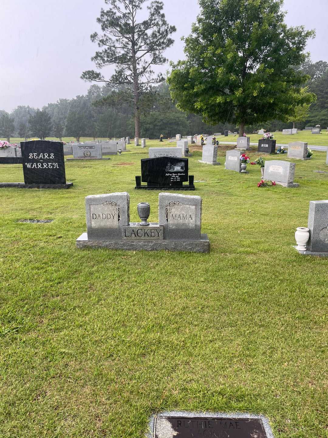 William Henry Lackey's grave. Photo 1