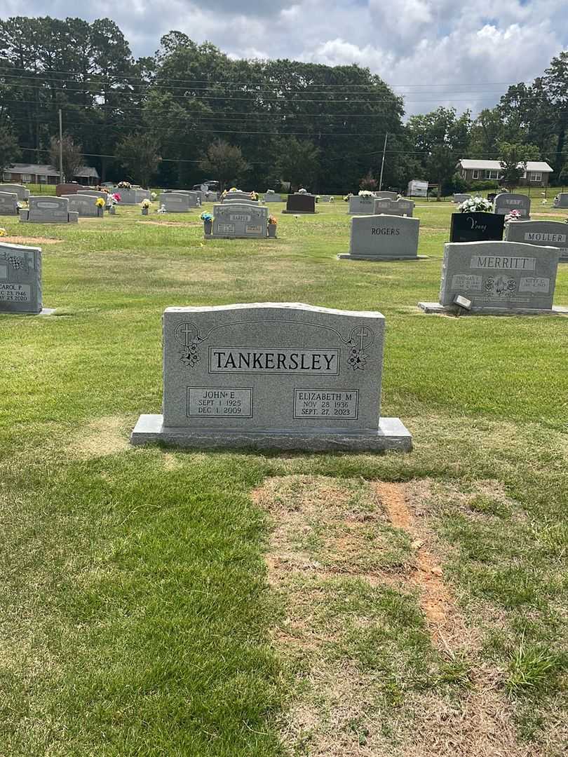 Elizabeth M. Tankersley's grave. Photo 2