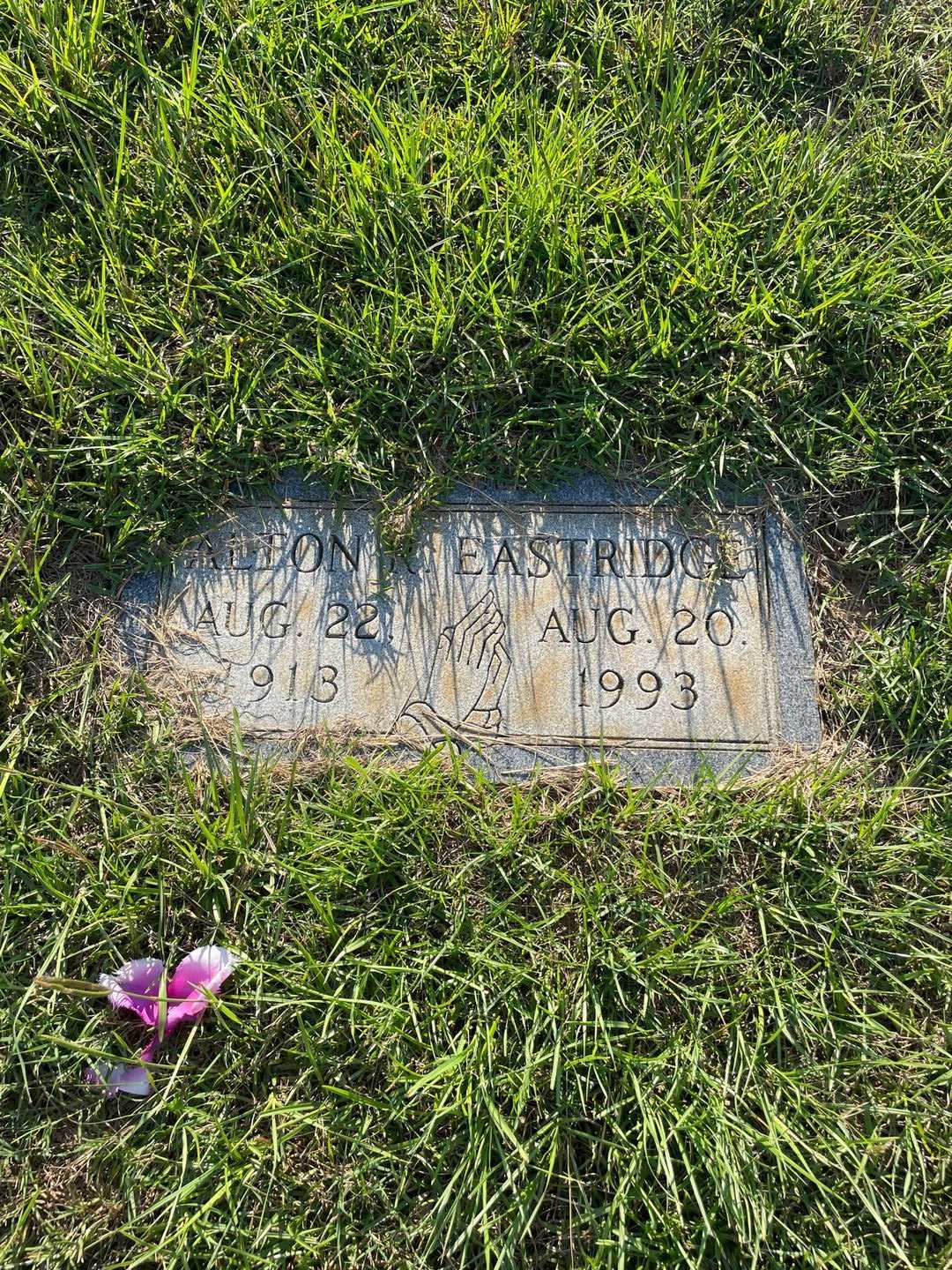 Alton R. Eastridge's grave. Photo 3