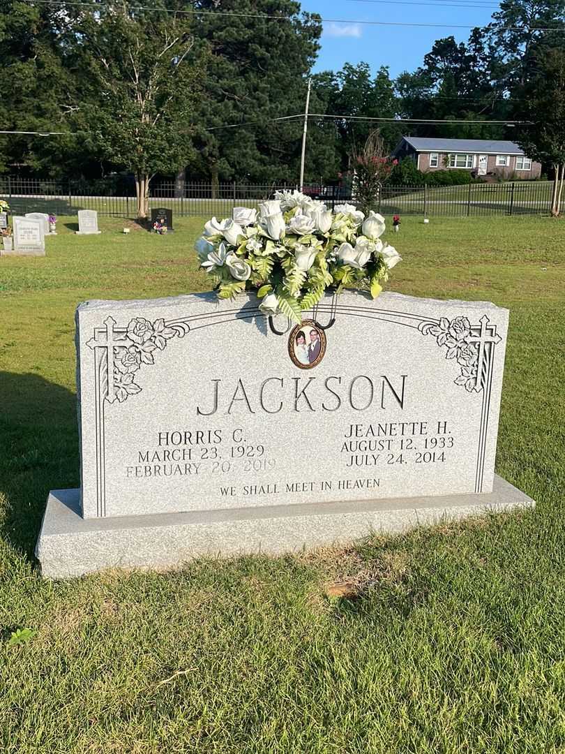 Jeanette H. Jackson's grave. Photo 1