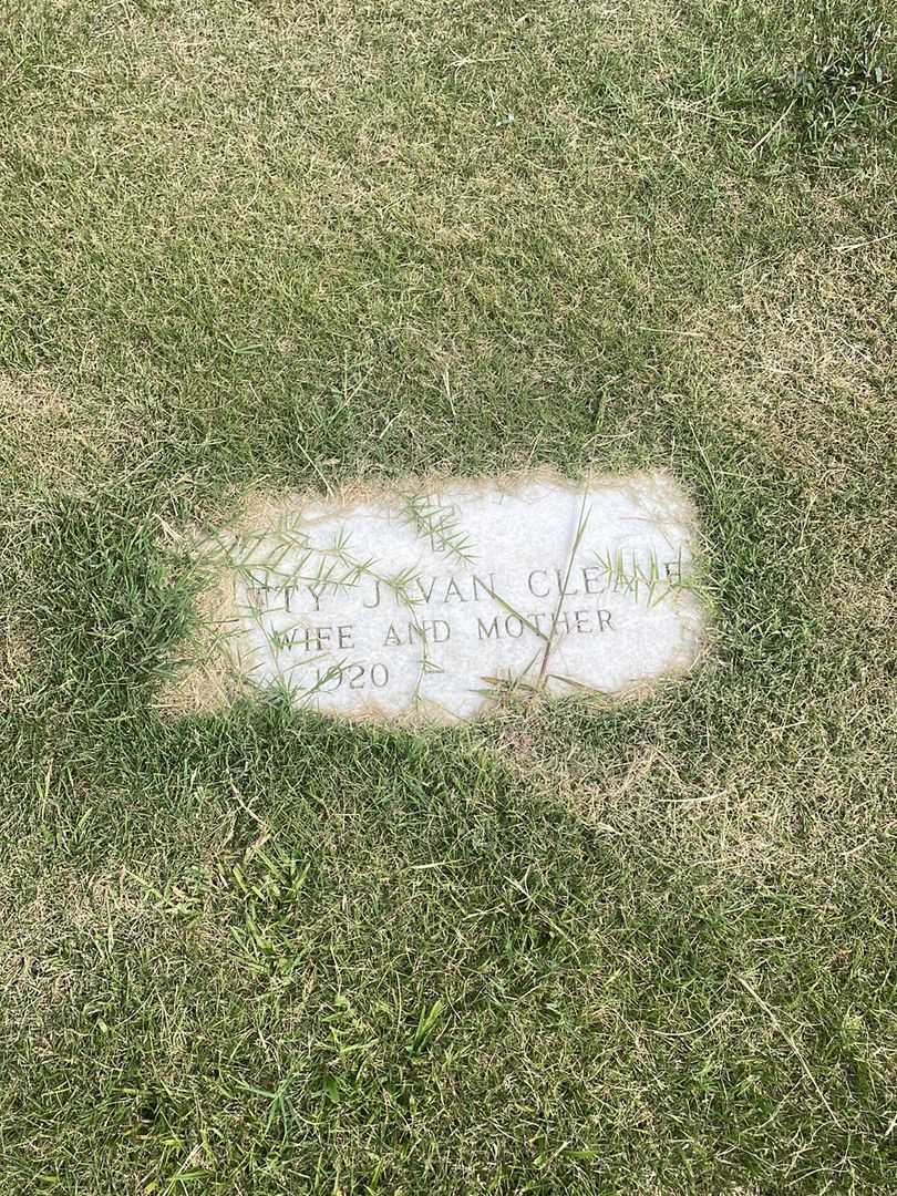 Betty J. Van Cleave's grave. Photo 3