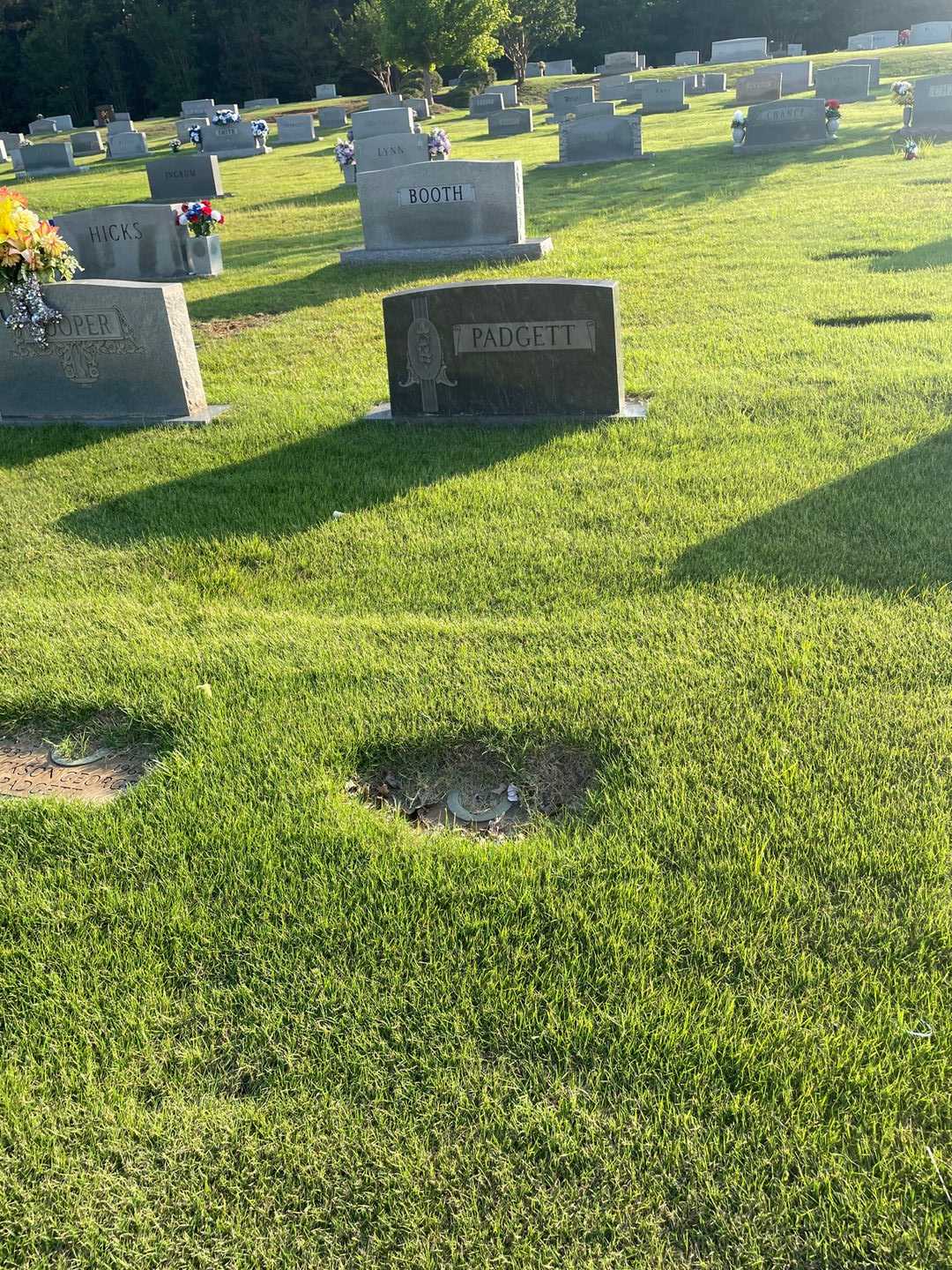 Ivera Cole Padgett's grave. Photo 2