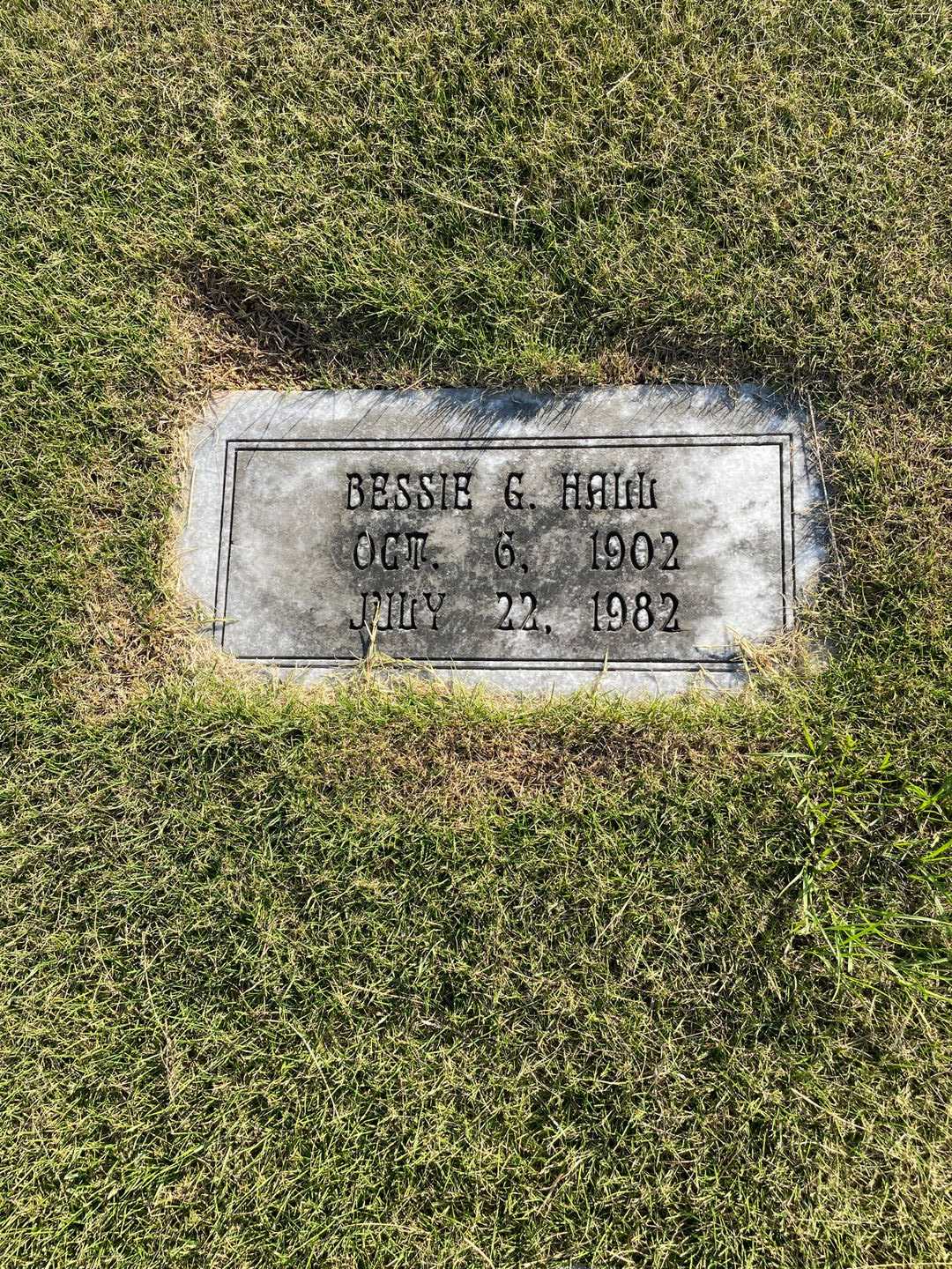 Bessie G. Hall's grave. Photo 3
