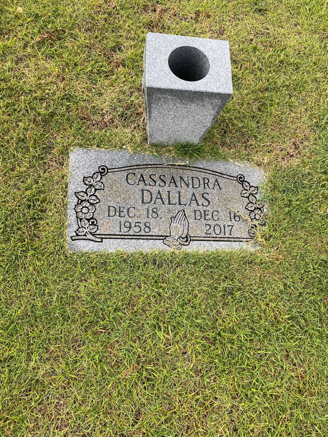 Cassandra Jean Ingram Dallas's grave. Photo 1