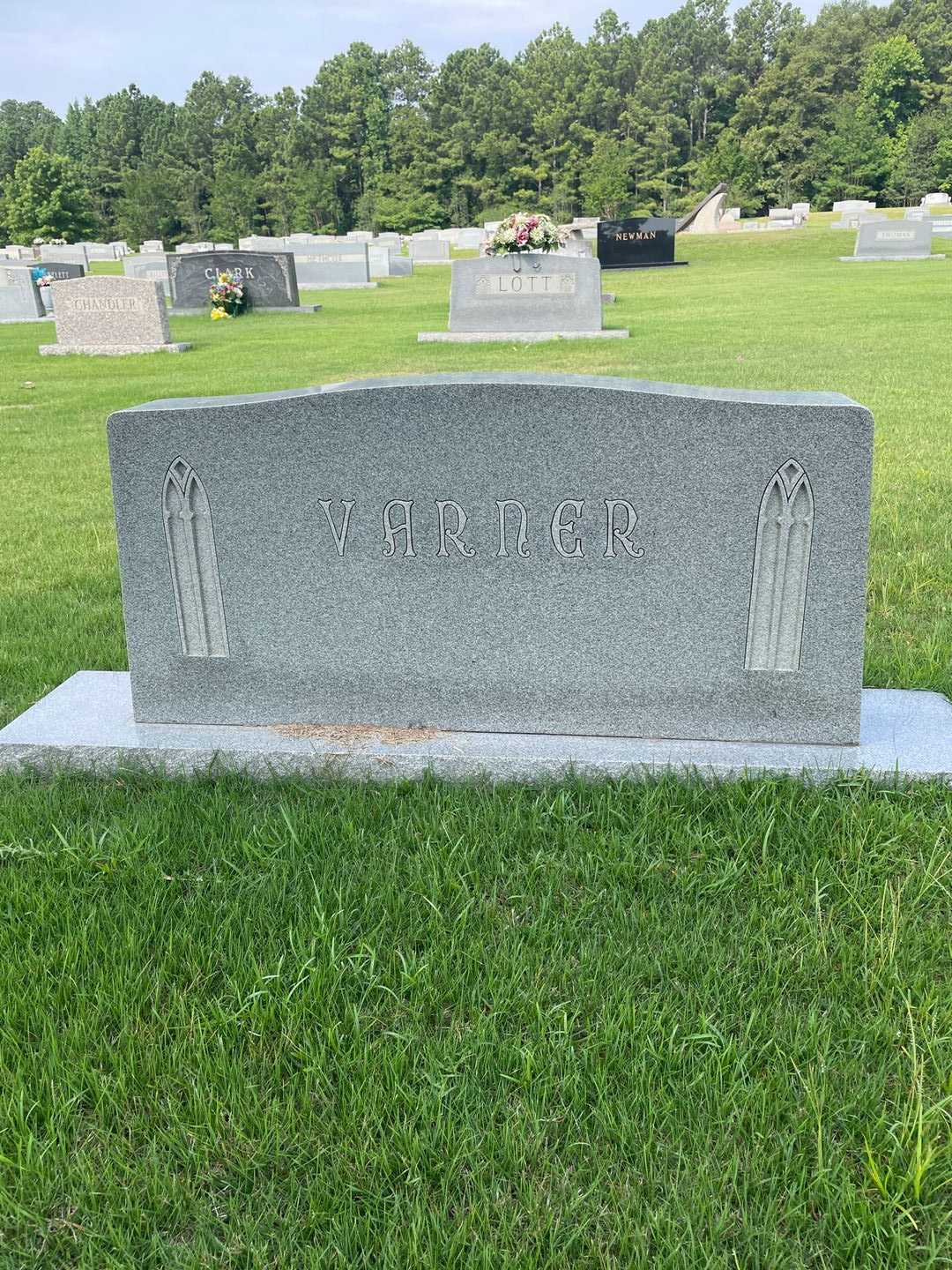 James Frederick Varner's grave. Photo 1