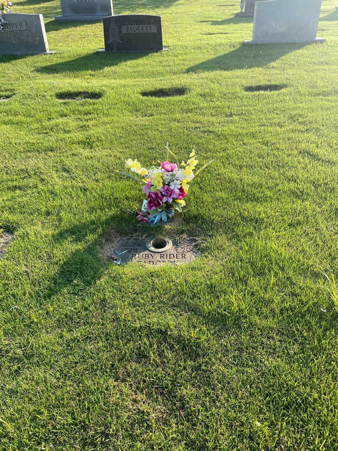 Ruby Rider Padgett's grave. Photo 2