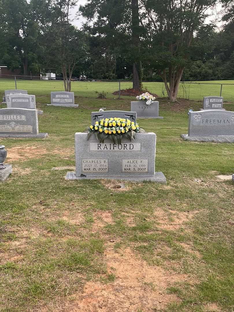 Alice F. Raiford's grave. Photo 2