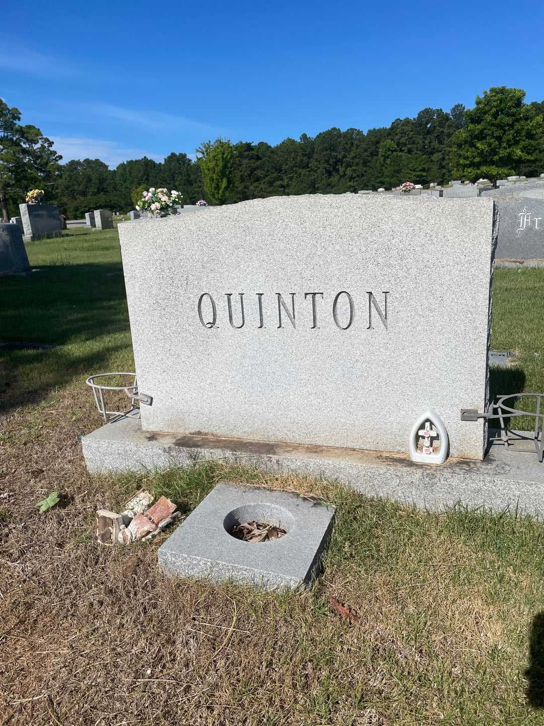 Sarah F. Quinton's grave. Photo 1