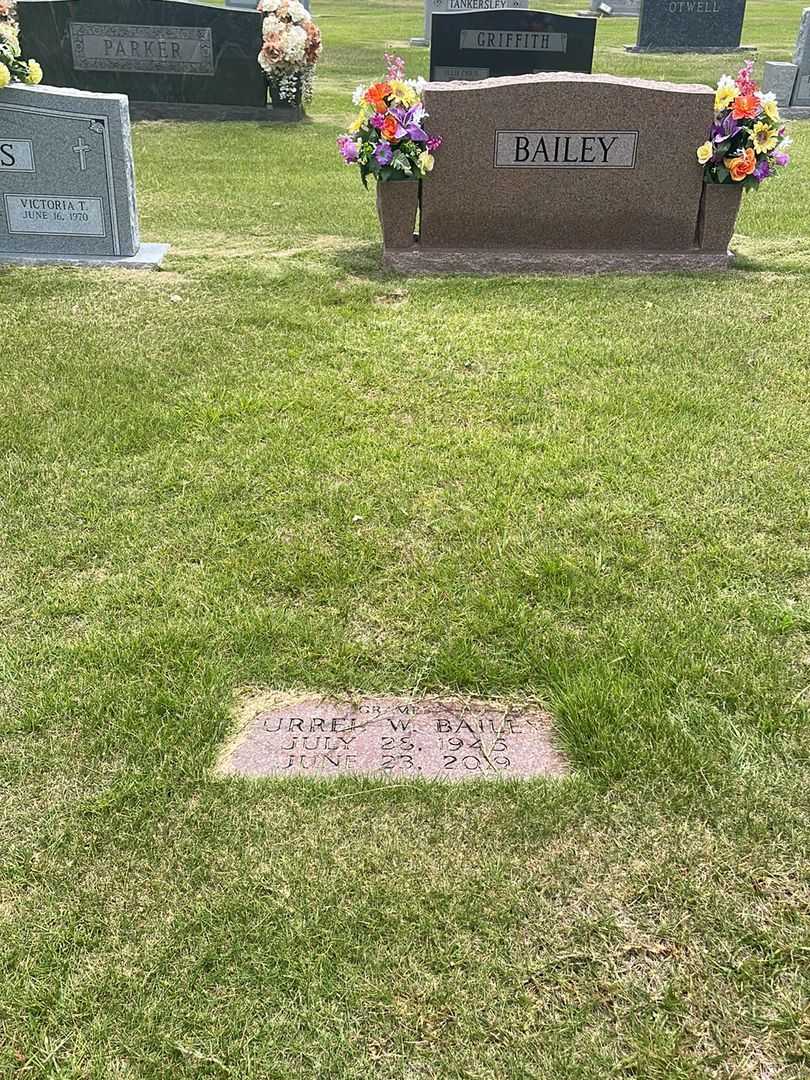 Furrel W. Bailey's grave. Photo 2