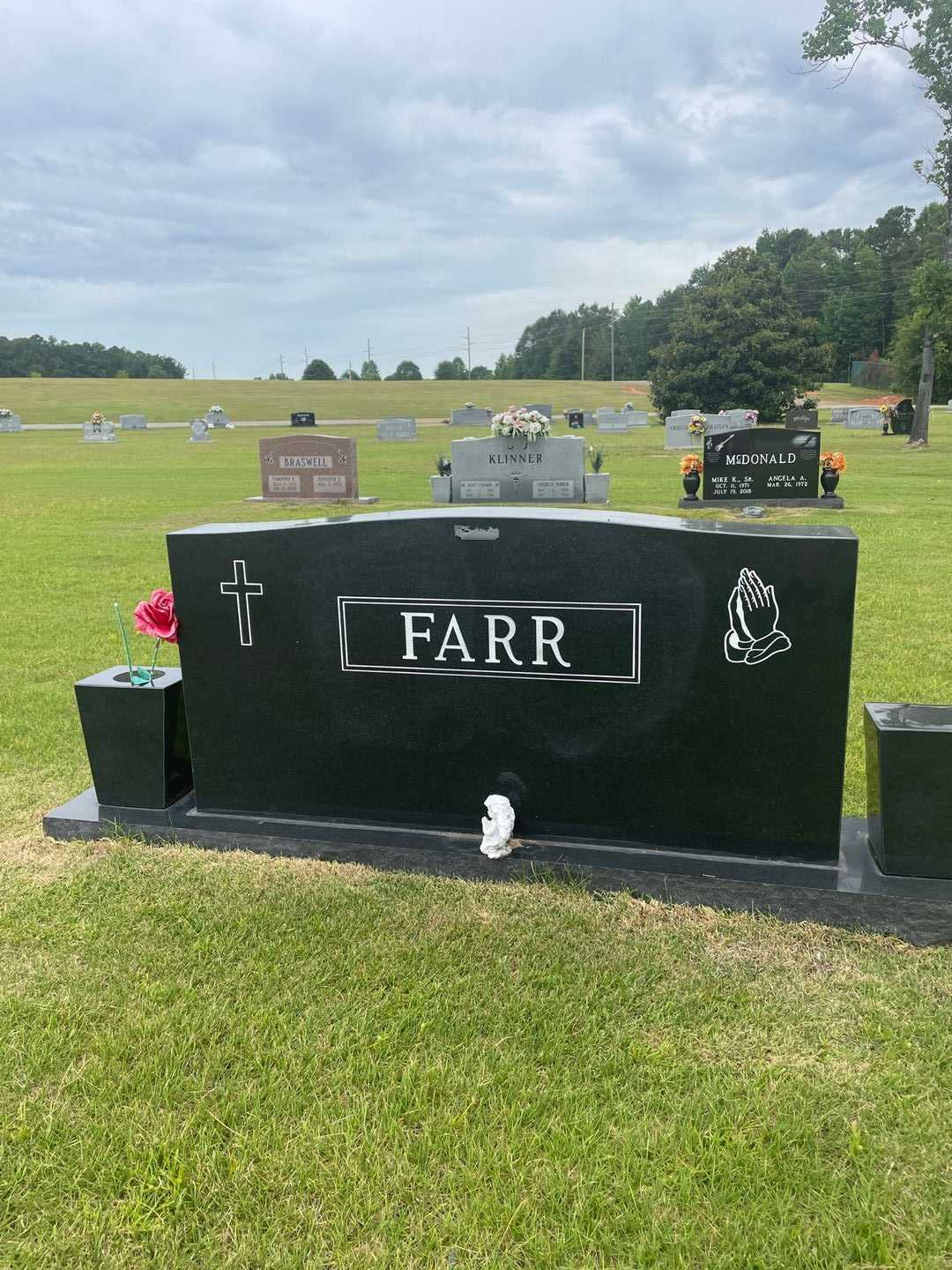 William Barry Farr Senior's grave. Photo 1