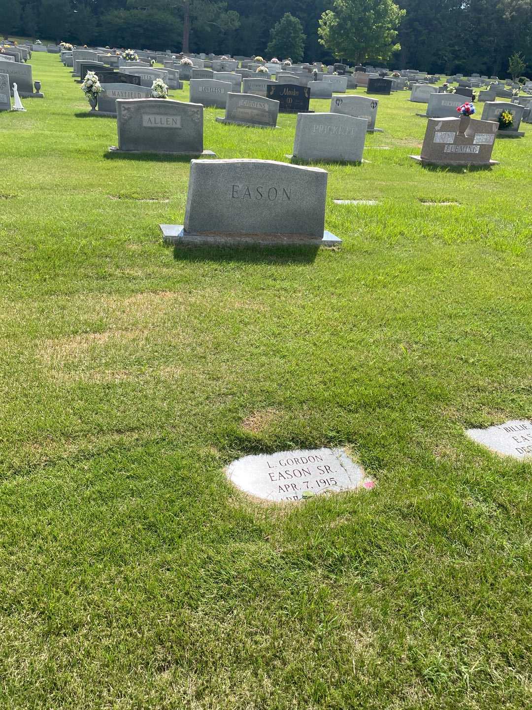 Lucius Gordon Eason Senior's grave. Photo 2