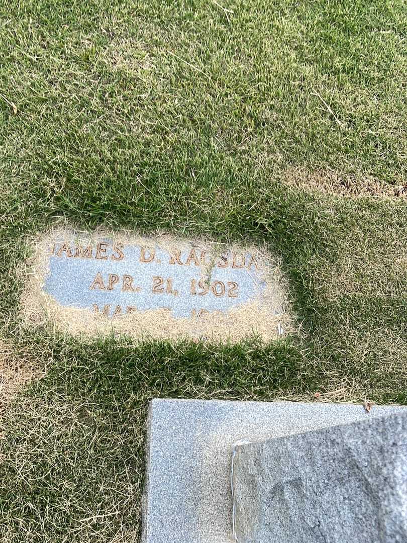 James D. Ragsdale's grave. Photo 3