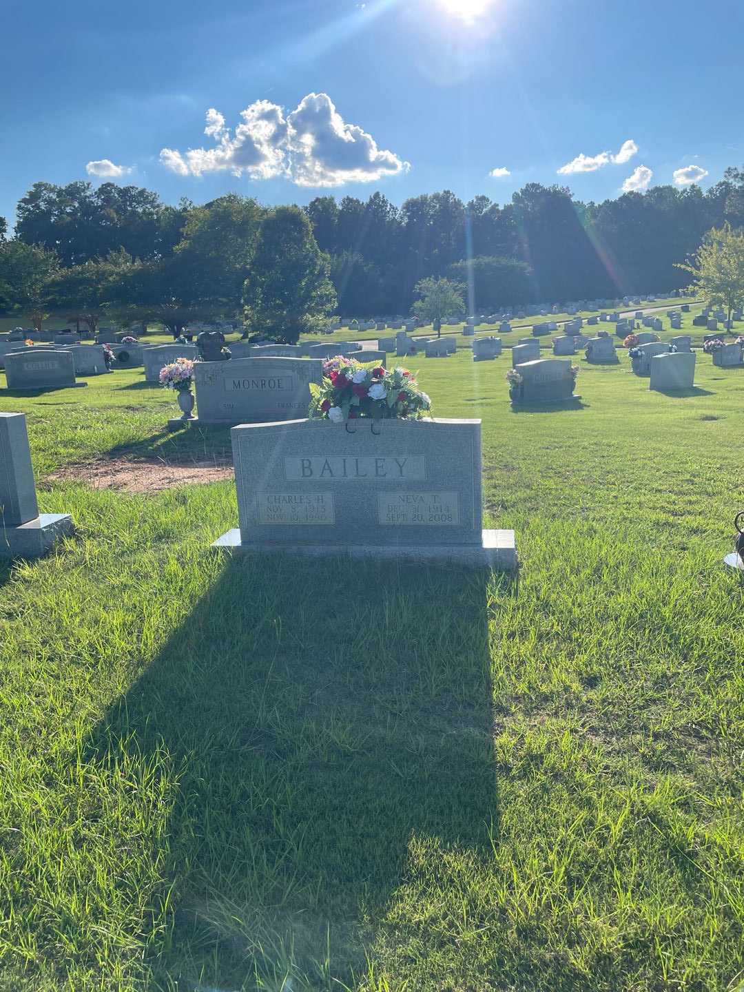 Neva T. Bailey's grave. Photo 2