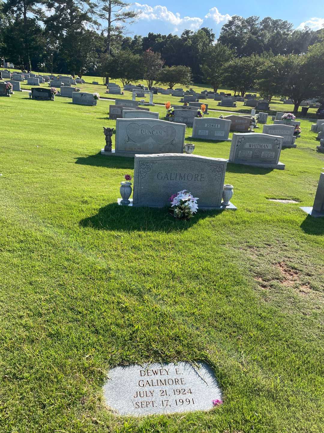 Dewey E. Galimore's grave. Photo 2