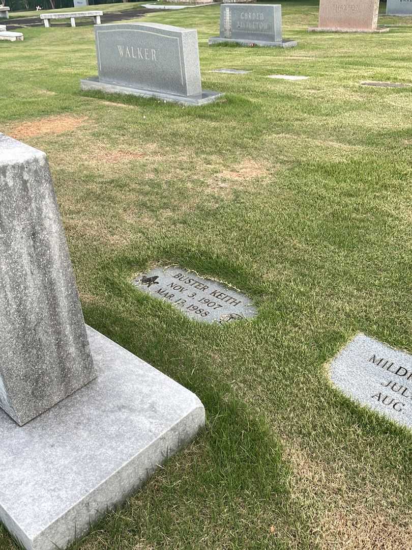 Buster W. Keith's grave. Photo 2