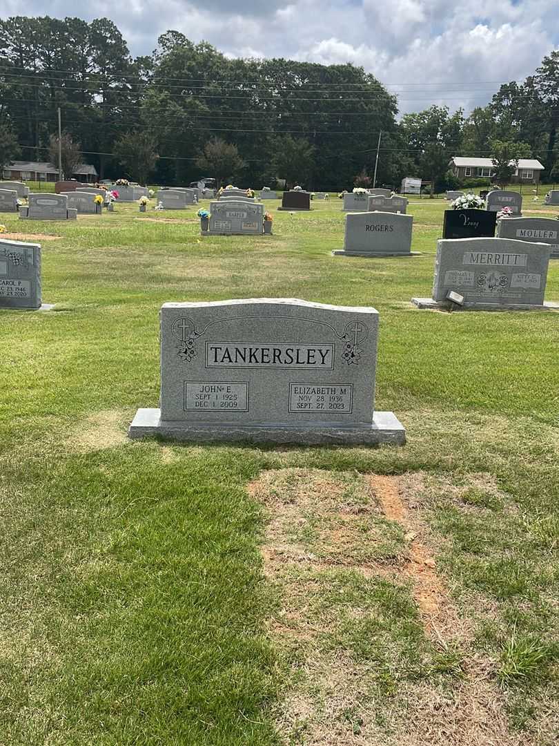 John E. Tankersley's grave. Photo 2