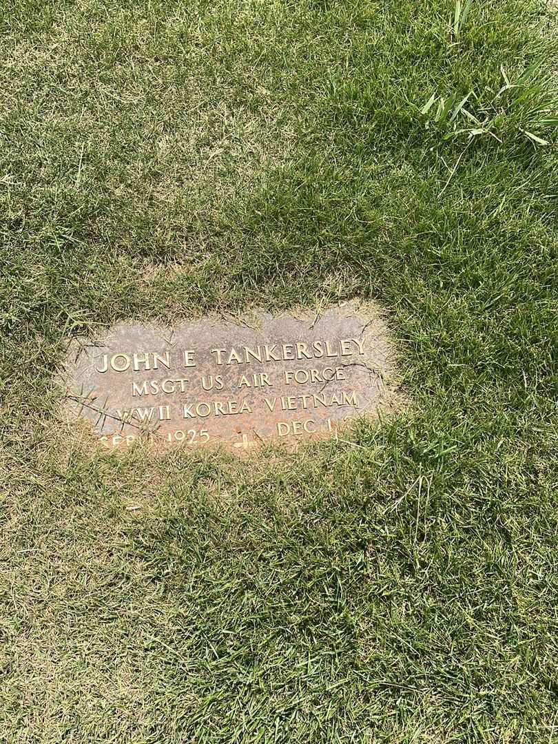 John E. Tankersley's grave. Photo 3