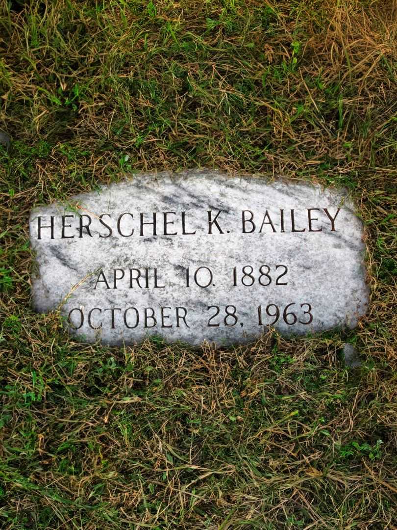 Herschel K. Bailey's grave. Photo 3