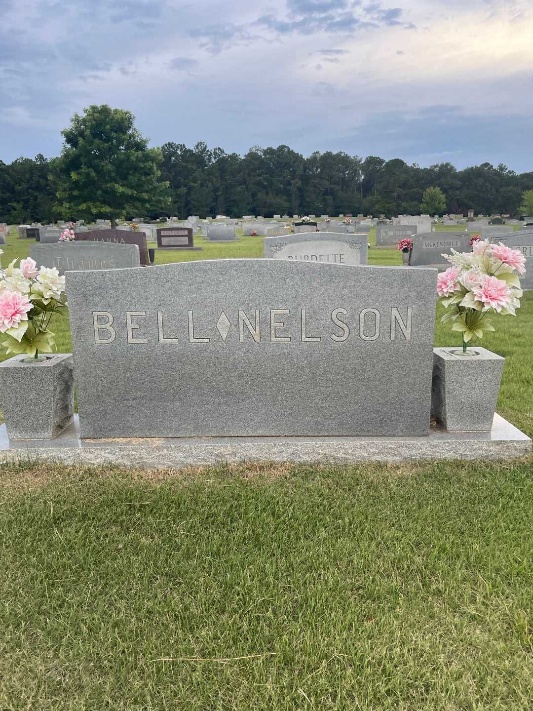 Beulah H. Nelson's grave. Photo 1