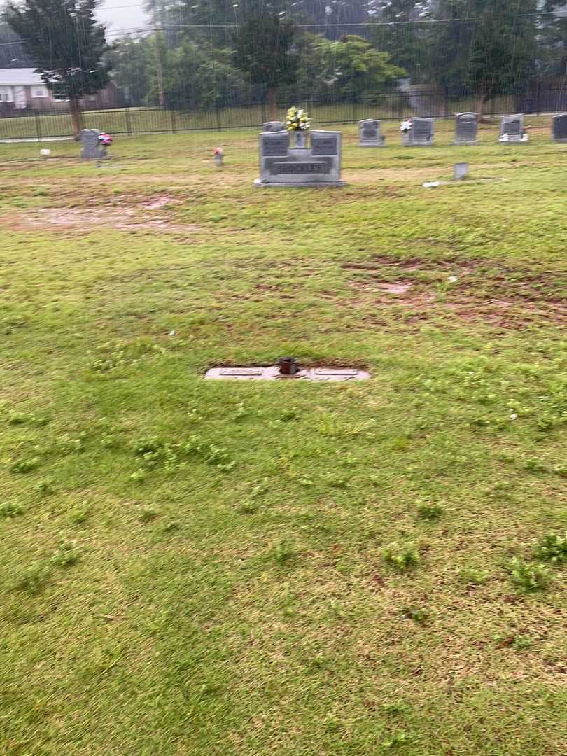 James L. Farrow Junior's grave. Photo 2