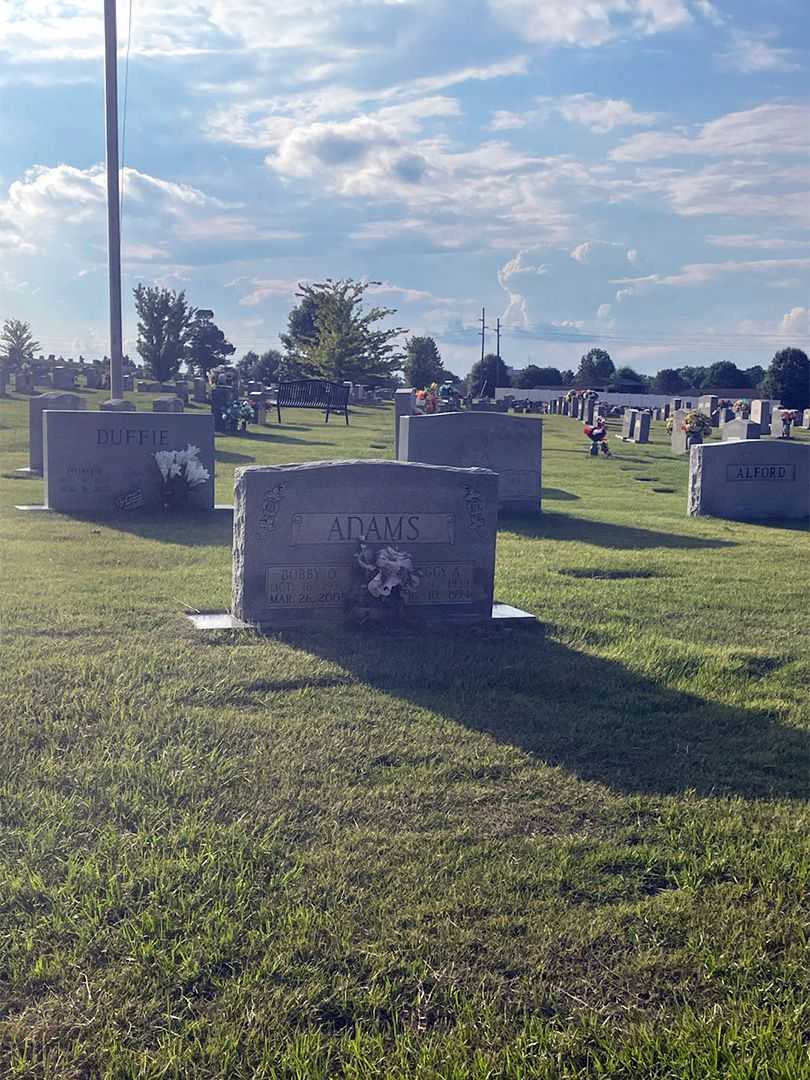 Bobby O. Adams's grave. Photo 2