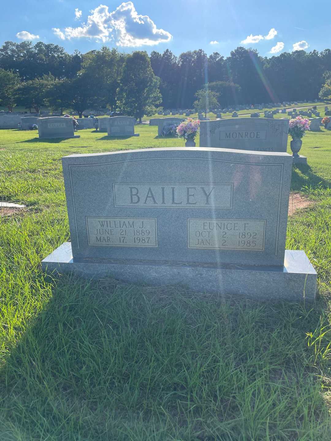 Eunice F. Bailey's grave. Photo 1