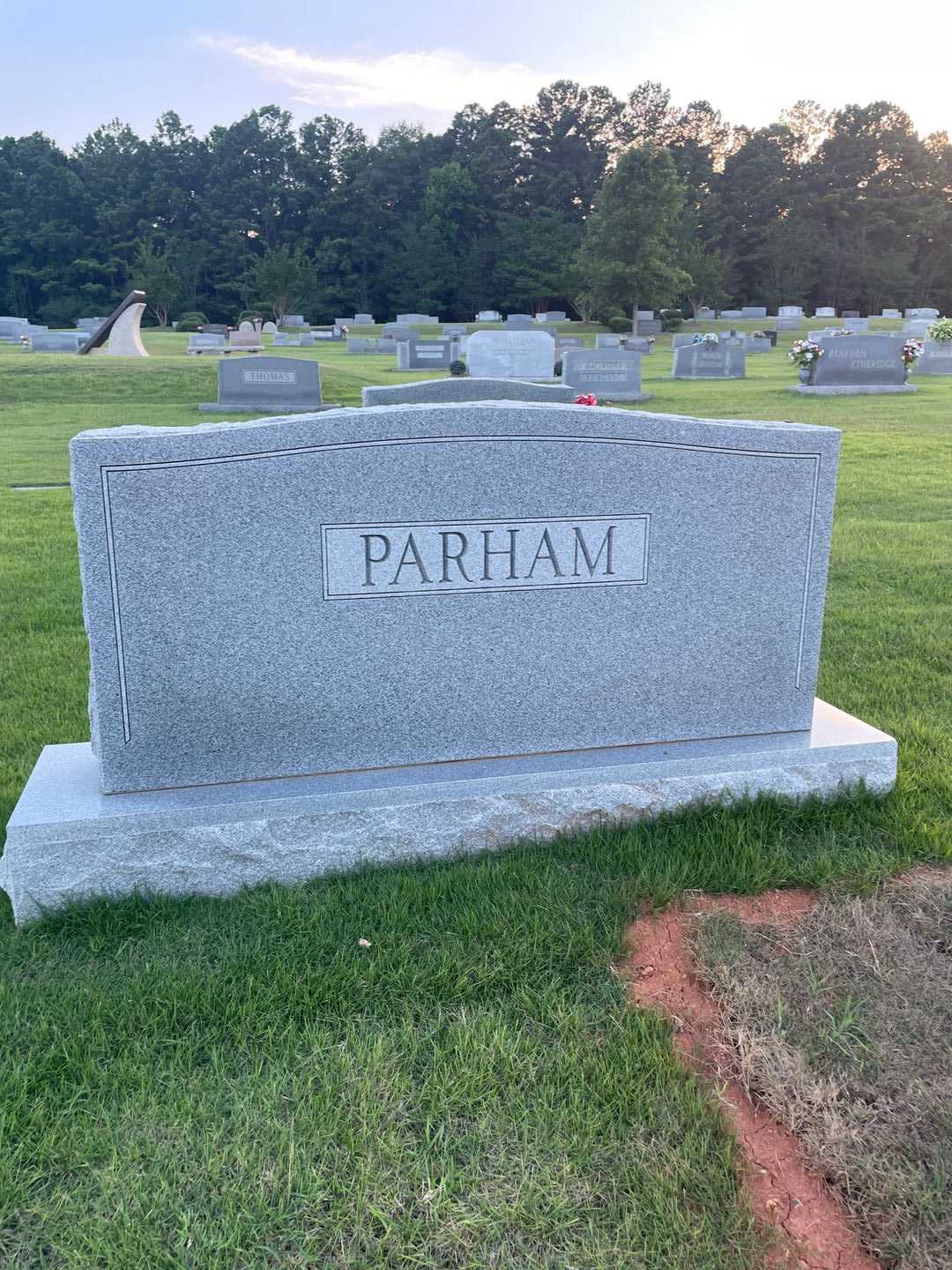 Ralph Sanders Parham's grave. Photo 1