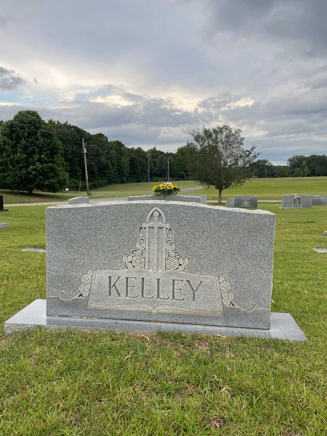 Omer R. Kelley's grave. Photo 1