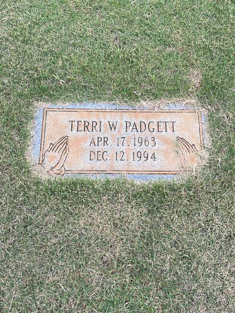 Terri W. Padgett's grave. Photo 3