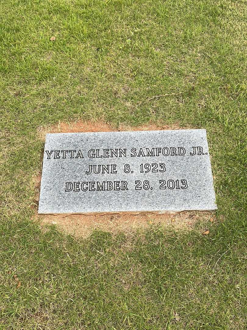 Yetta Glenn Samford Junior's grave. Photo 3