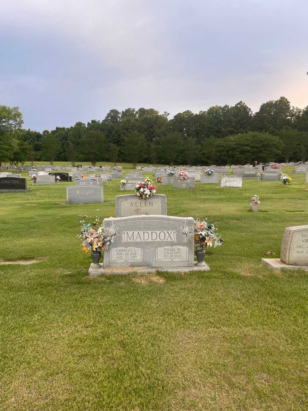 Charles L. Maddox's grave. Photo 2