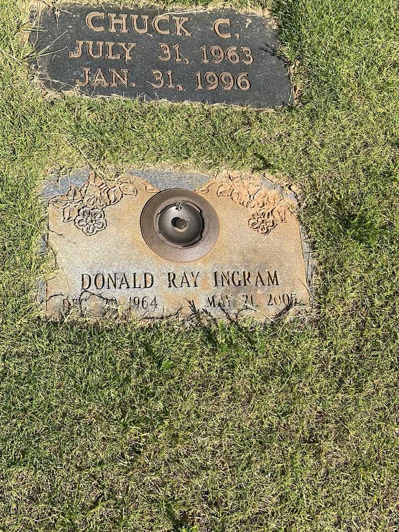 Donald Ray Ingram's grave. Photo 1