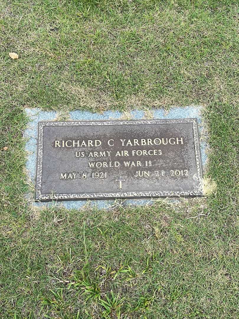 Richard C. Yarbrough Junior's grave. Photo 3