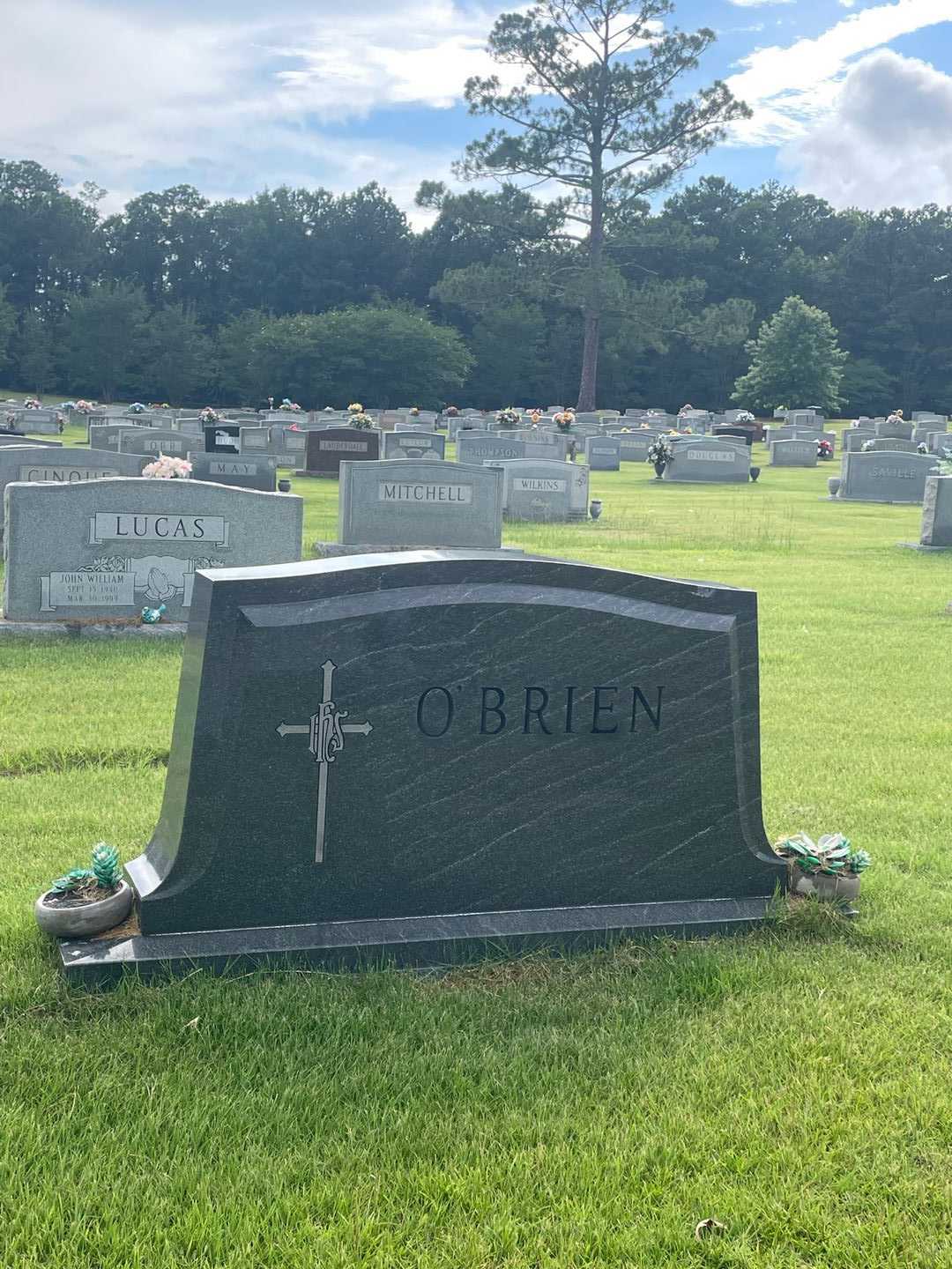 William E. O'Brien's grave. Photo 1