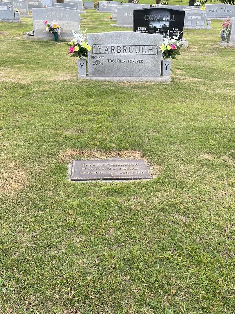 Sarah E. Yarbrough's grave. Photo 2