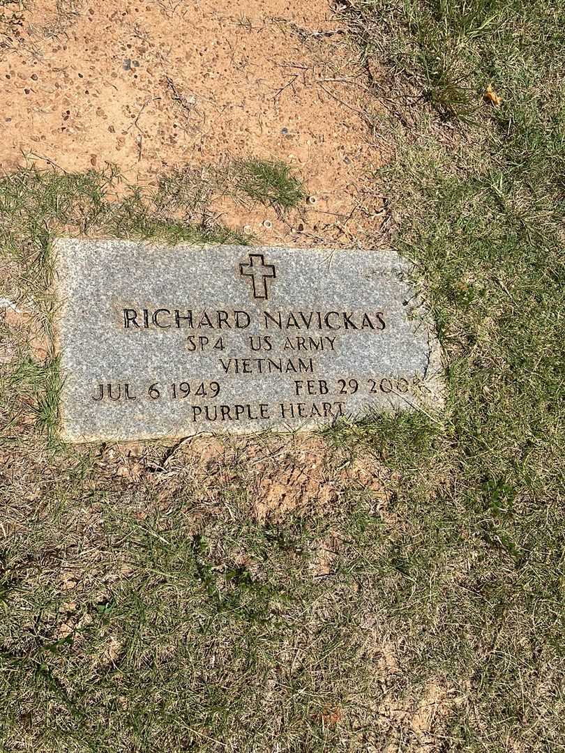 Richard Navickas Senior's grave. Photo 3