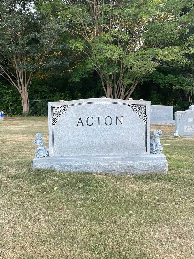 Paul C. Acton Junior's grave. Photo 1