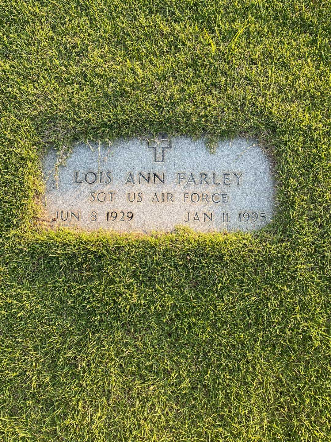 Lois Ann Farley's grave. Photo 3