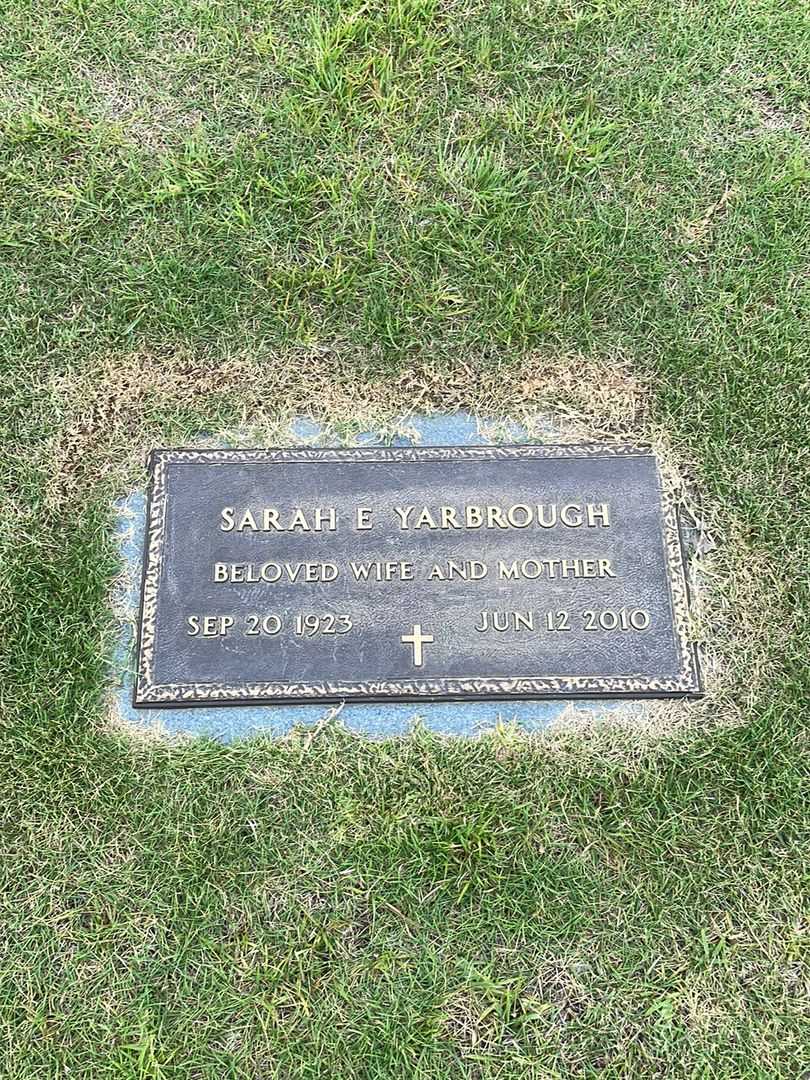 Sarah E. Yarbrough's grave. Photo 3