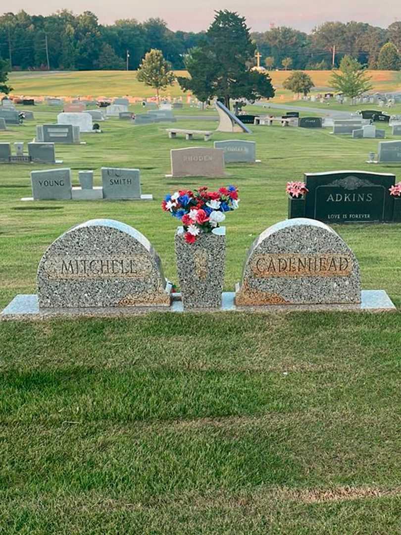 Oscar J. Cadenhead's grave. Photo 1